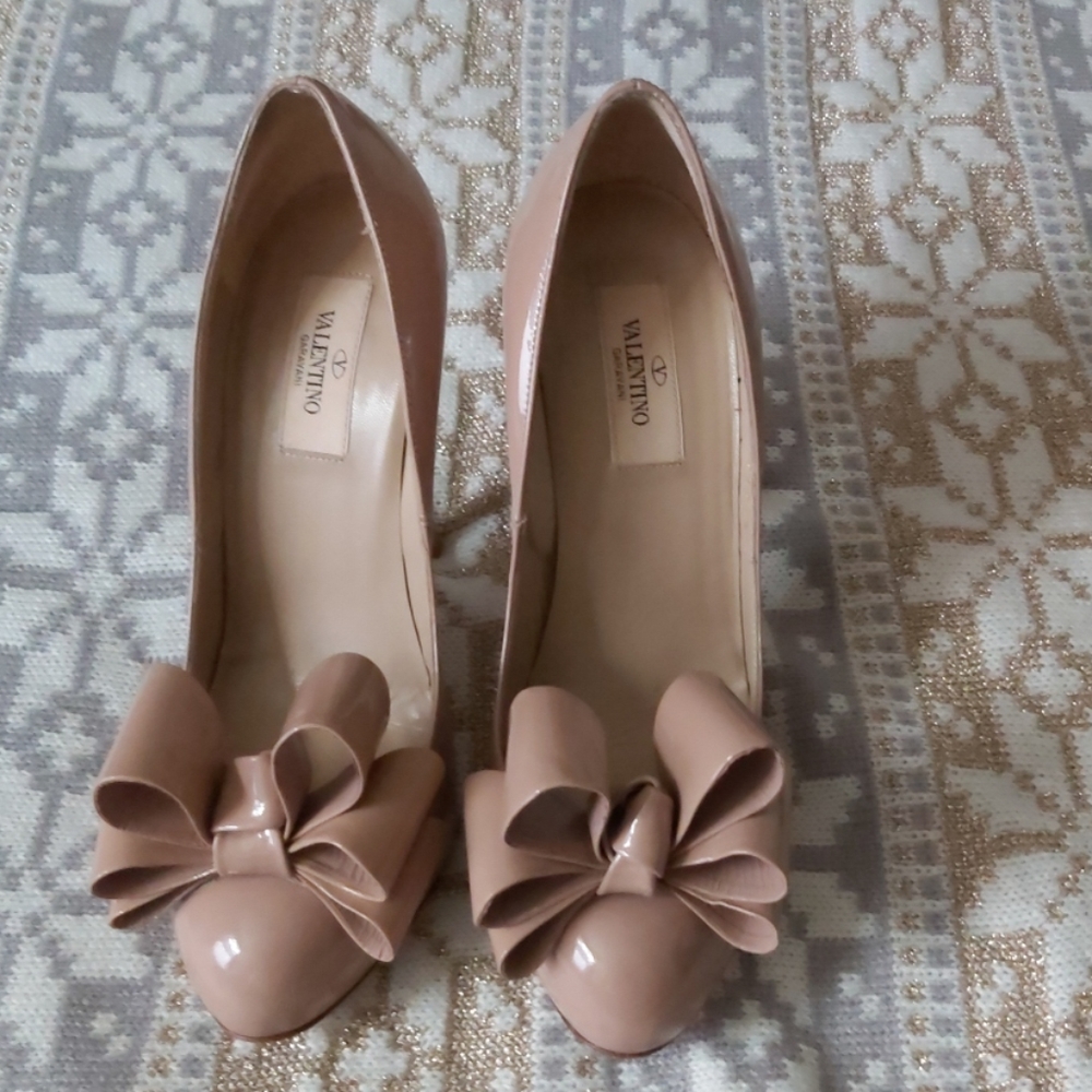Valentino Garavani pumps